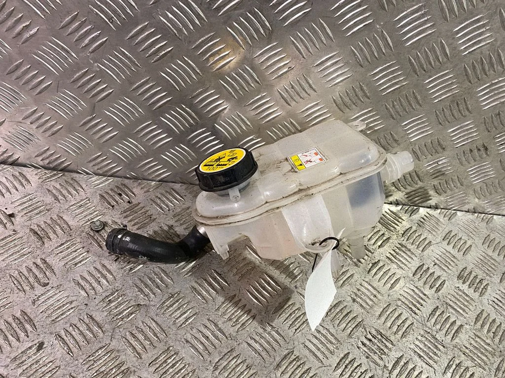 Coolant expansion tank/reservoir J9D38A080BD