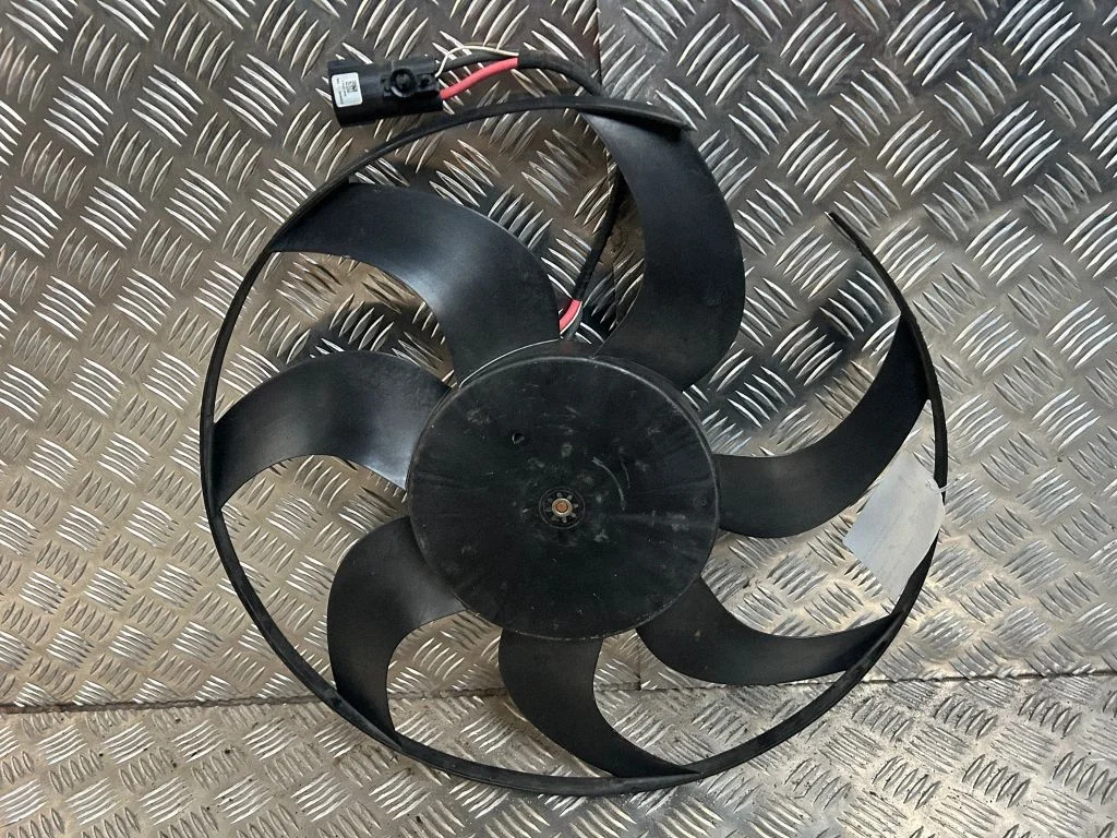 Wentylator chłodnicy elektryczny 32249472