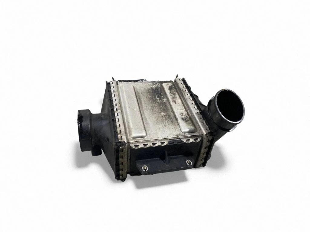 Starpdzesētāja (interkūlera) radiators A6510901800