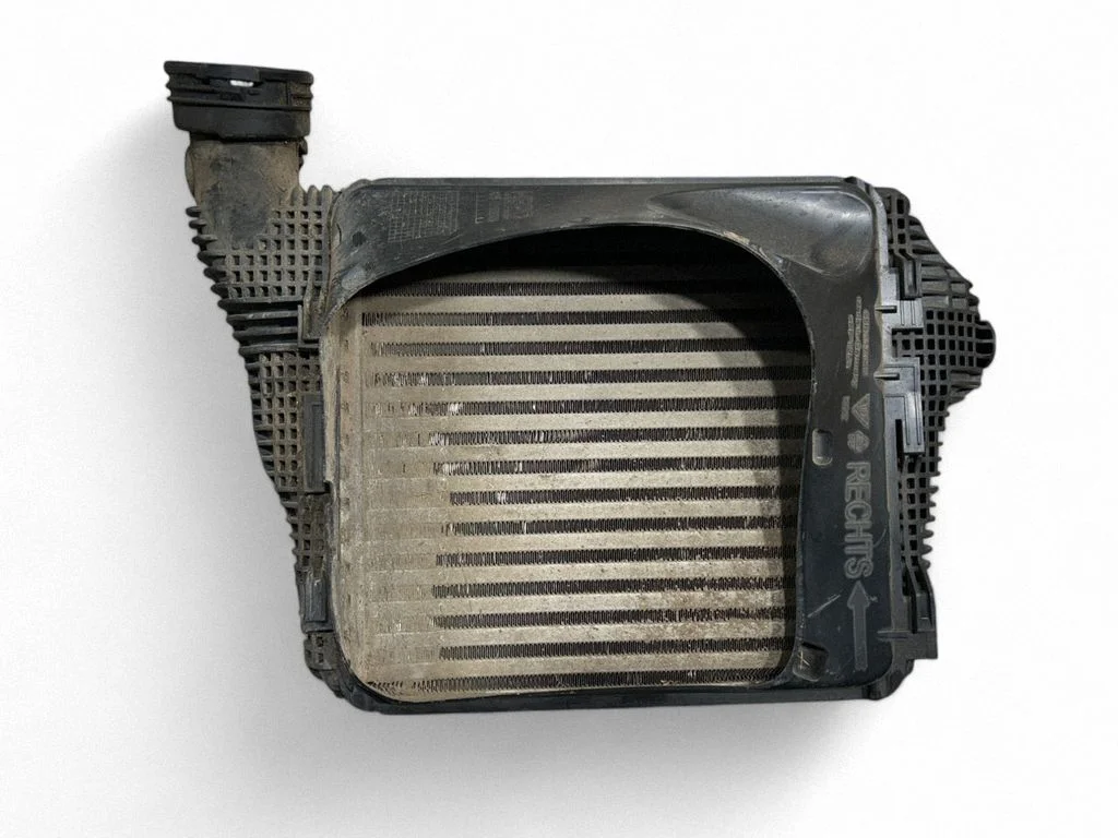 Starpdzesētāja (interkūlera) radiators 95B145804B