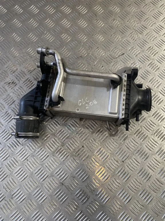 Vahejahuti radiaator A2740900414