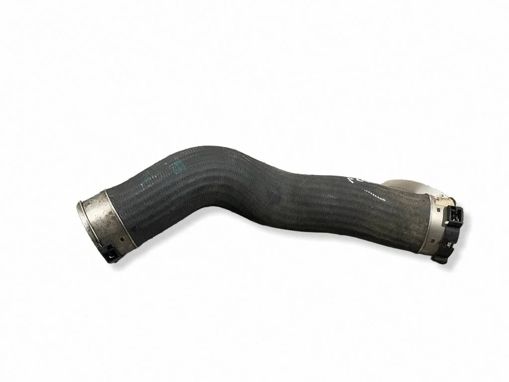 Wąż / rura intercoolera 8513851