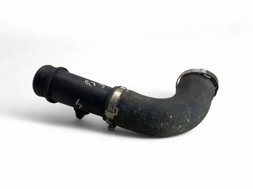 Starpdzesētāja šļūtene (-es)/ caurule (-es) 4M0145683A