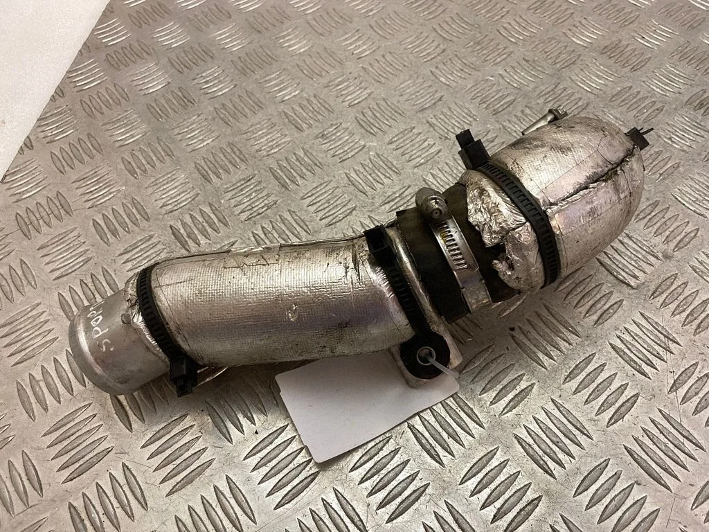 Intercooler hose/pipe