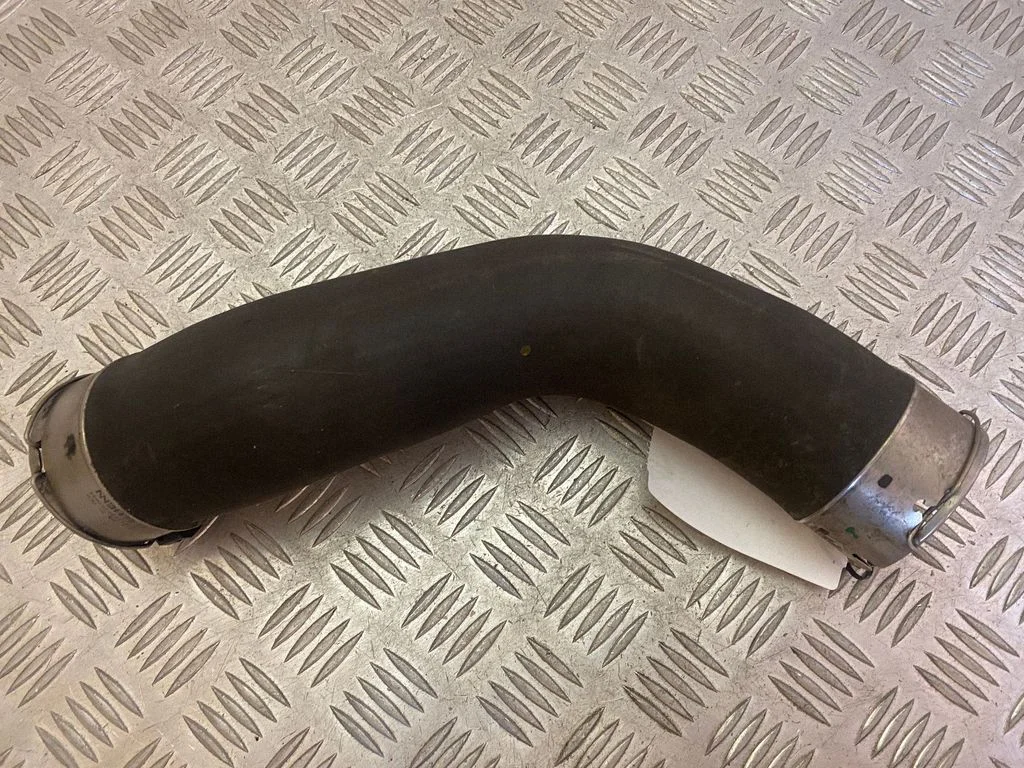 Intercooler hose/pipe