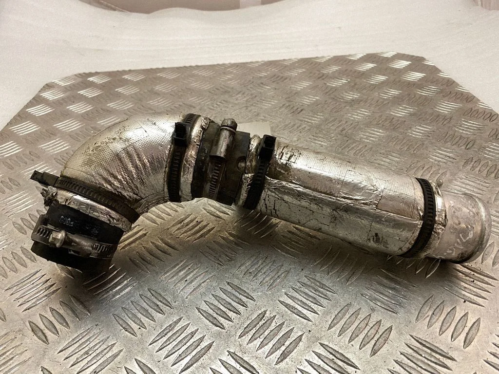Intercooler hose/pipe
