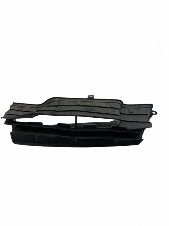 Intercooler air guide/duct channel 7812A391
