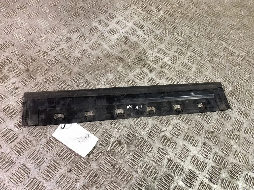 Intercooler air guide/duct channel – BMW X6M F86 (2015-2018)