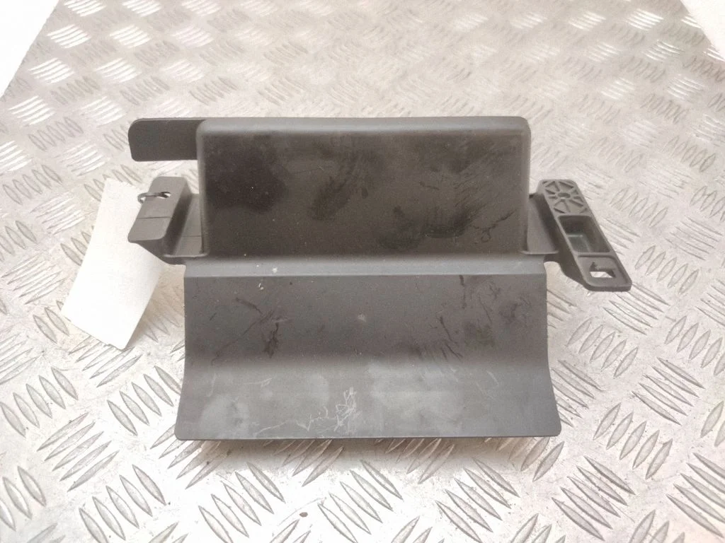 Intercooler air guide/duct channel 7450B022
