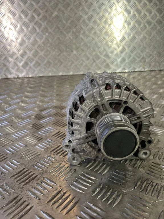 Generator/alternator 05E903026K