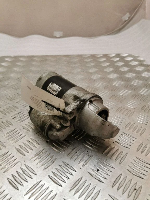 Starter motor 1810A230