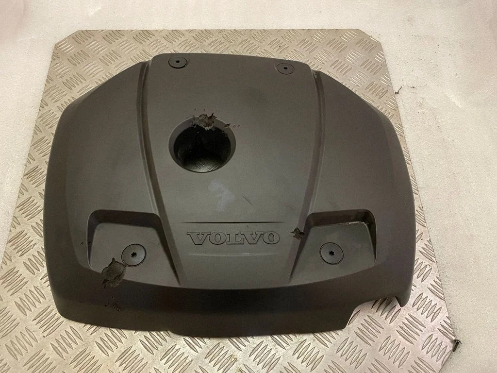 Engine cover (trim) 31657647