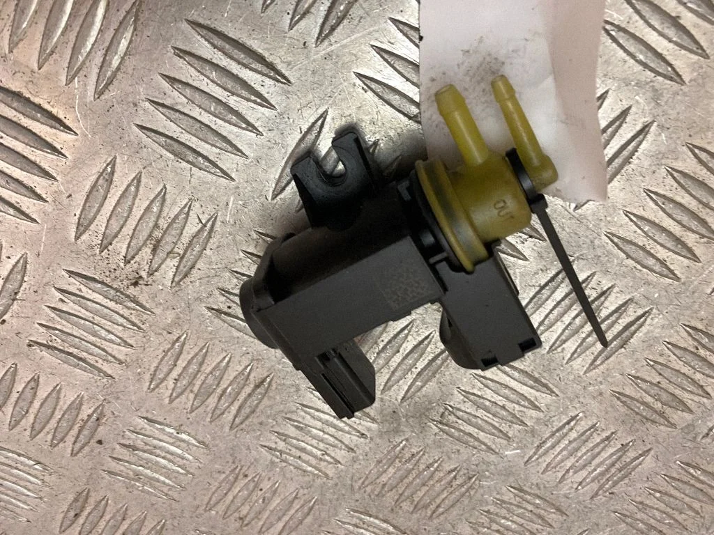 Turbo solenoid valve – Audi Q5 SQ5 8R (2008-2017)