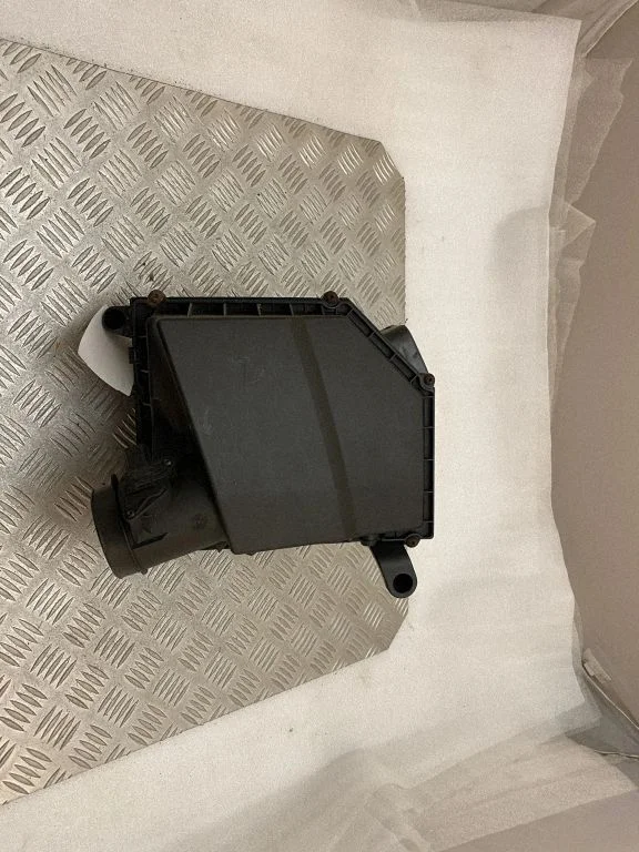 Air filter box 31439666