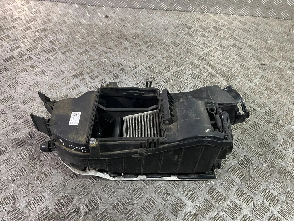 Air filter box – Mercedes-Benz GLC-Class C253 (2016-)
