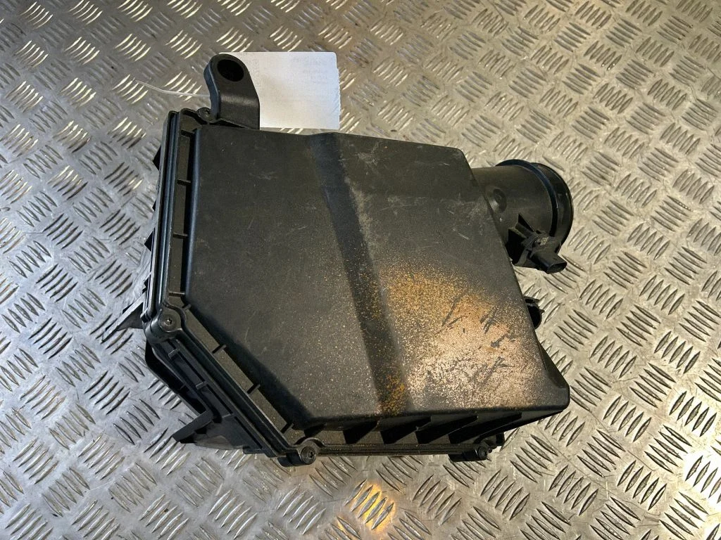 Air filter box 31474901