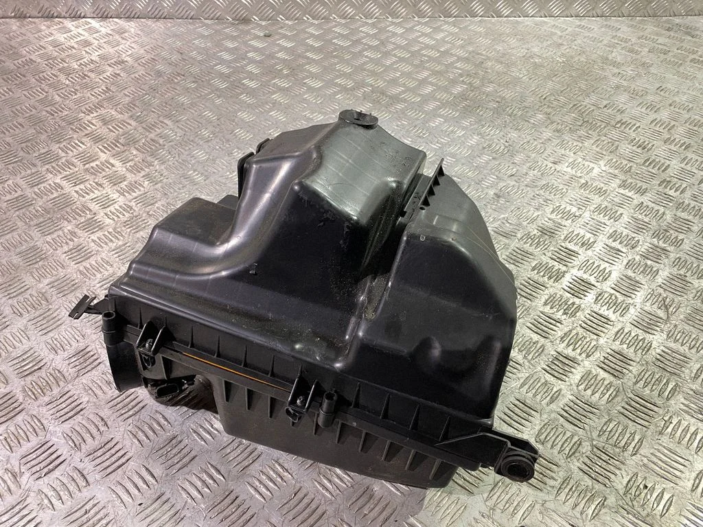 Air filter box 31319684