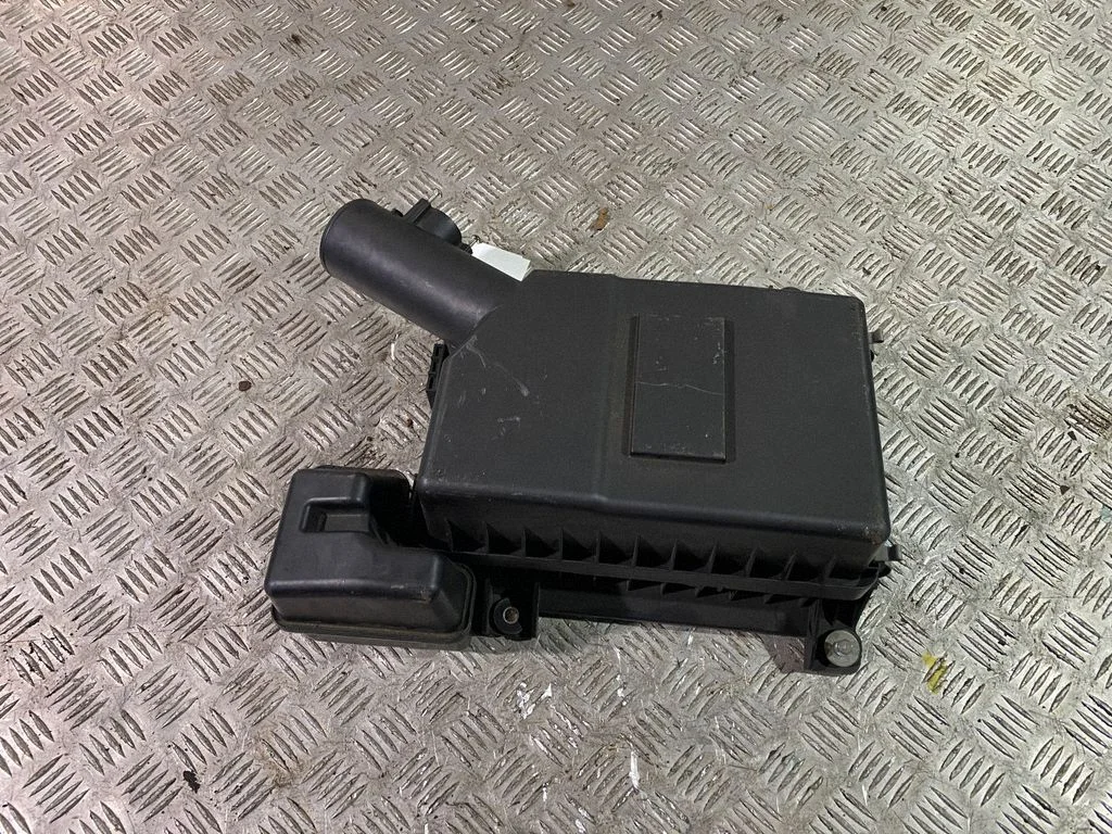Air filter box