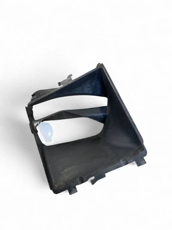 Air intake duct part 95B117335