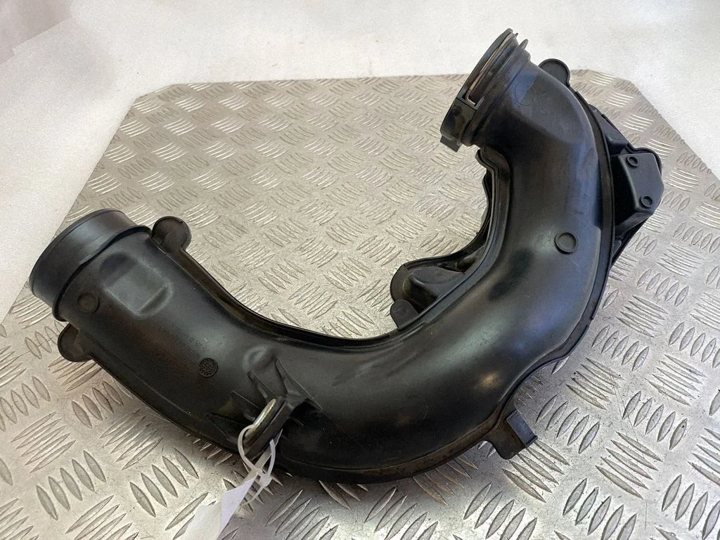 Air intake duct part 31370120