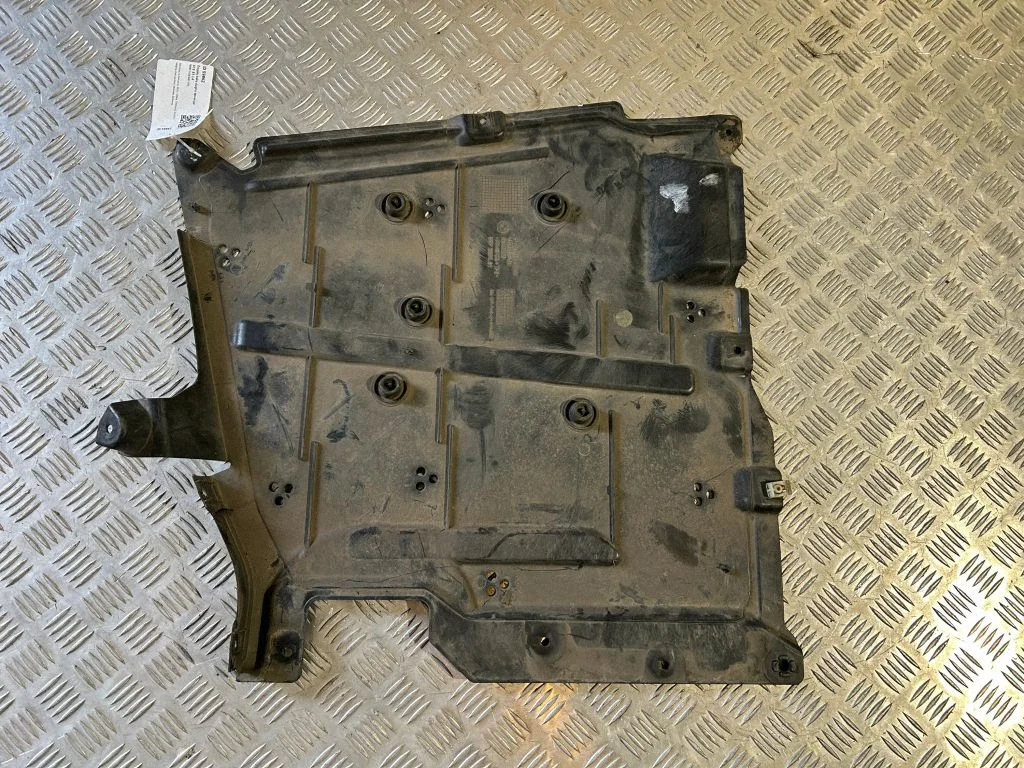 Kütusepaagi põhjakaitse 7435570
