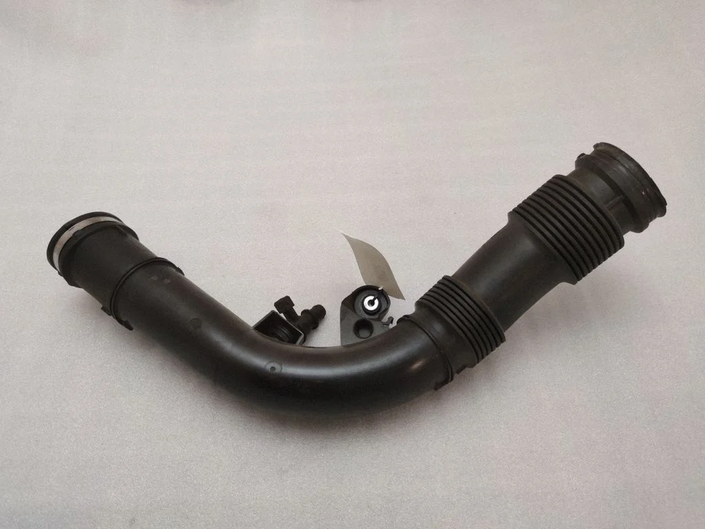 Turbo õhu sisselasketoru/ -voolik 31338745