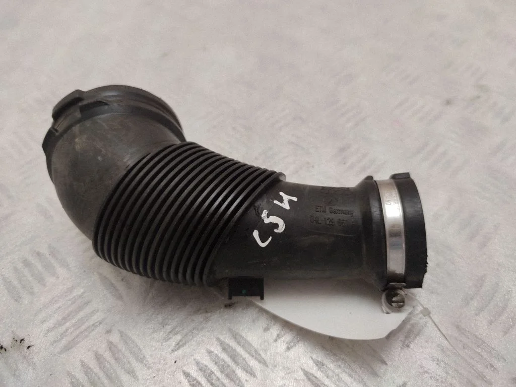 Gaisa caurule uz turbīnu 04L129661A