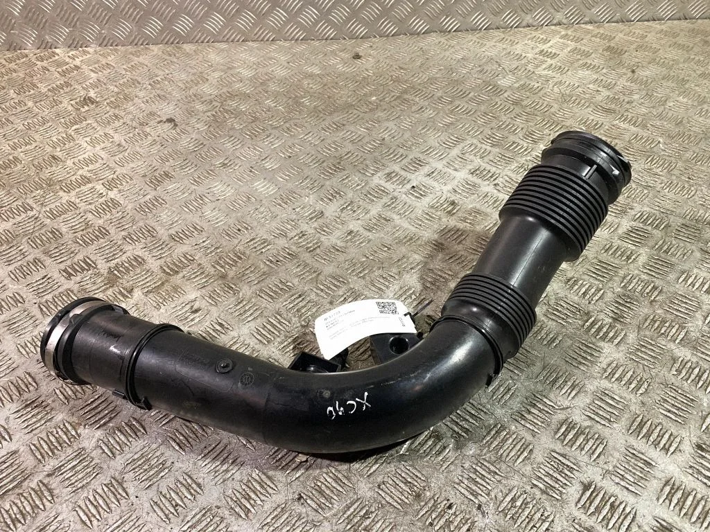Turbo õhu sisselasketoru/ -voolik 31657341