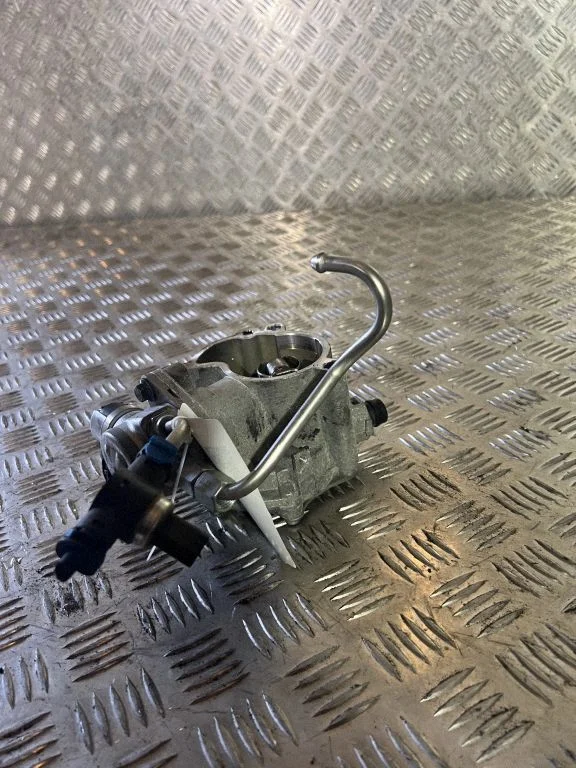 Kütuse kõrgsurvepump 31437903