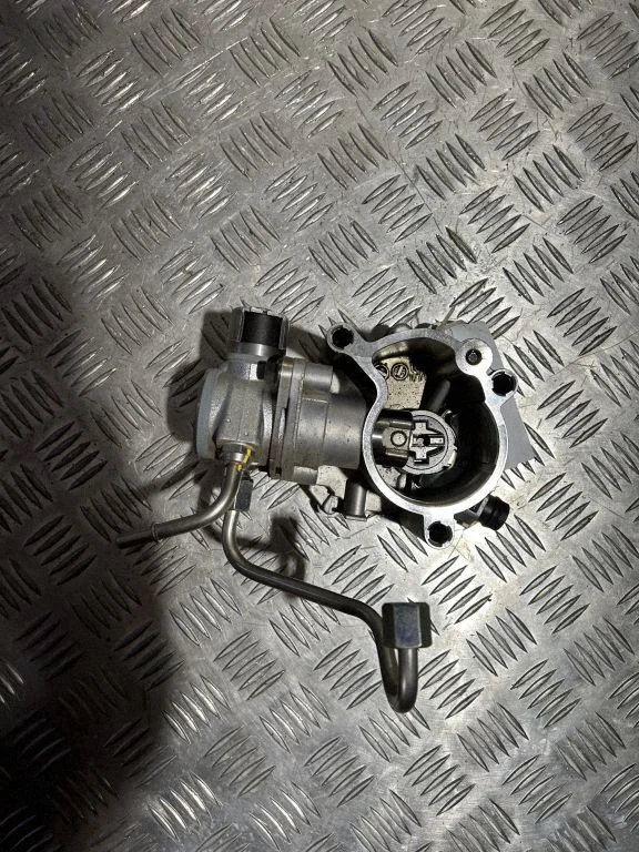 Kütuse kõrgsurvepump 31437903