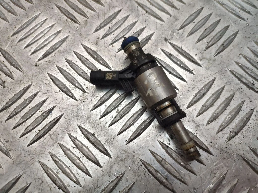 Fuel injector – Audi Q5 SQ5 8R (2008-2017)