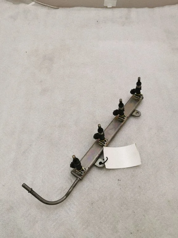 Fuel injectors set 1465A412