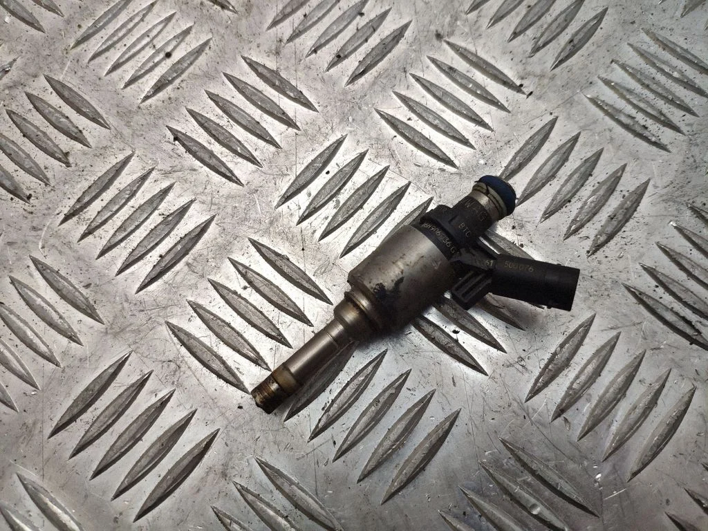 Fuel injector – Audi Q5 SQ5 8R (2008-2017)