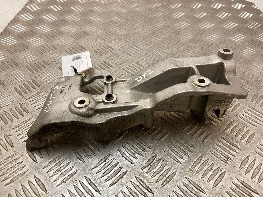 Generator/alternator bracket