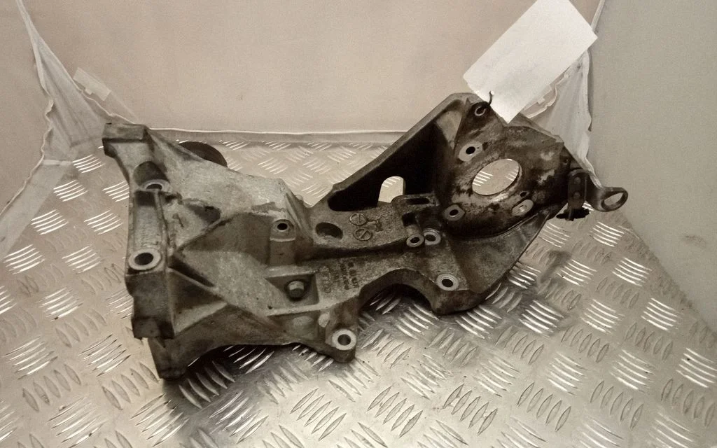 Generator/alternator bracket – Audi Q5 SQ5 8R (2008-2017)