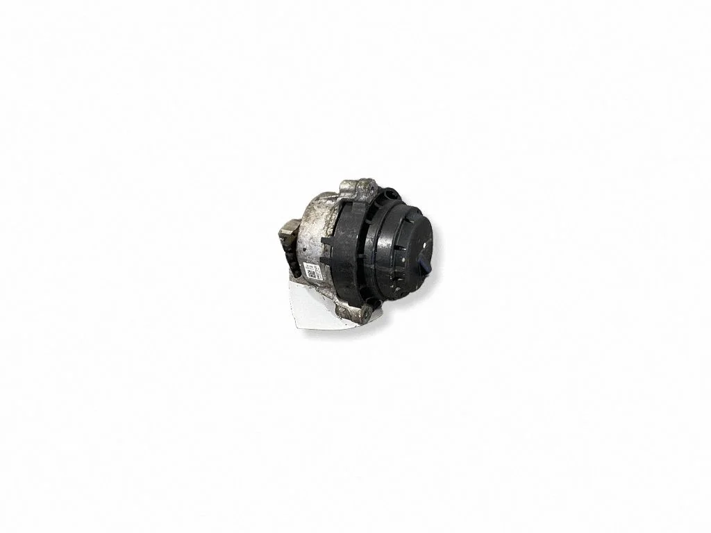 Engine mount bracket 8482771