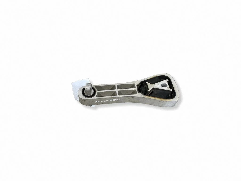 Engine mount bracket 31330591