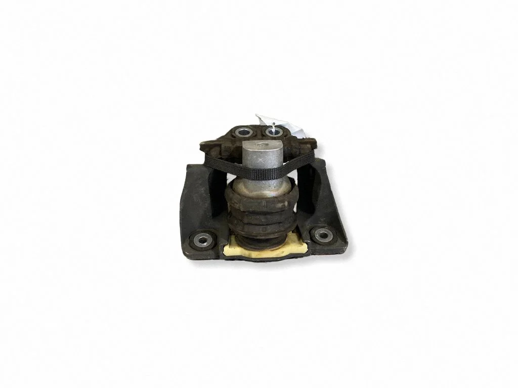 Engine mount bracket 31480353