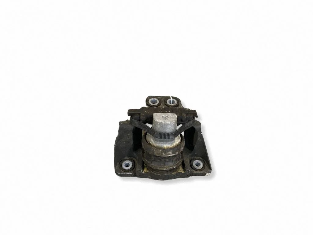 Engine mount bracket 31330588