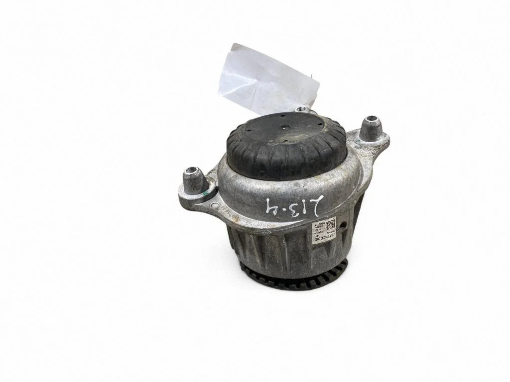 Engine mount bracket A2132400600