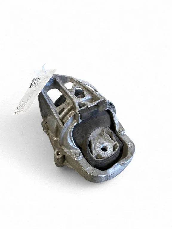 Engine mount bracket 4M0199371FF