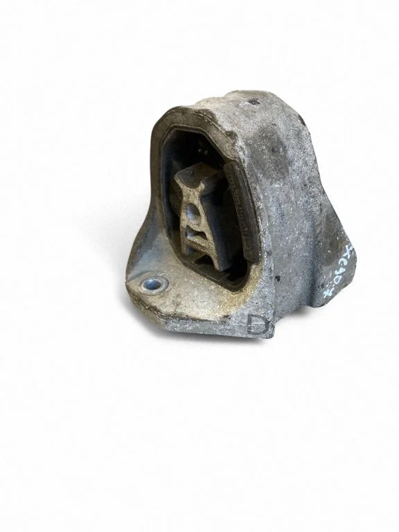 Engine mount bracket 31480553