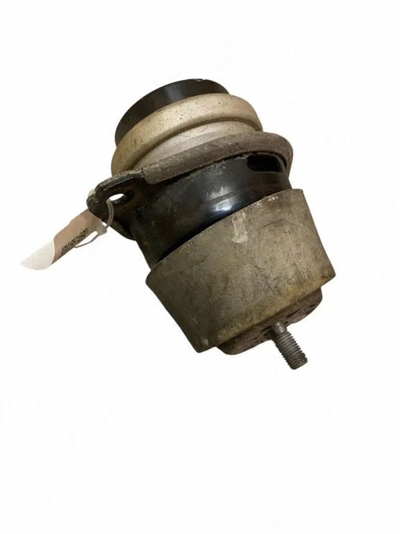 Dzinēja spilvens 7L8199131A