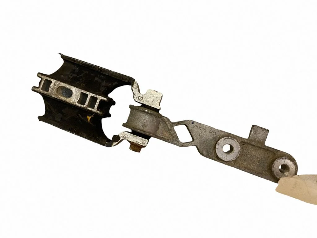 Engine mount bracket – Volvo XC90 (2014-)