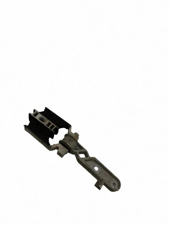 Engine mount bracket – Volvo XC90 (2014-)