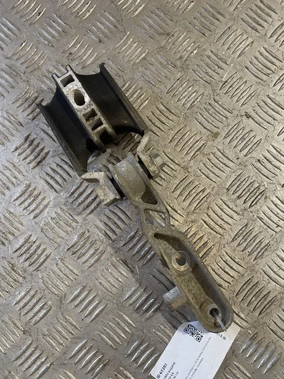 Engine mount bracket – Volvo XC90 (2014-)