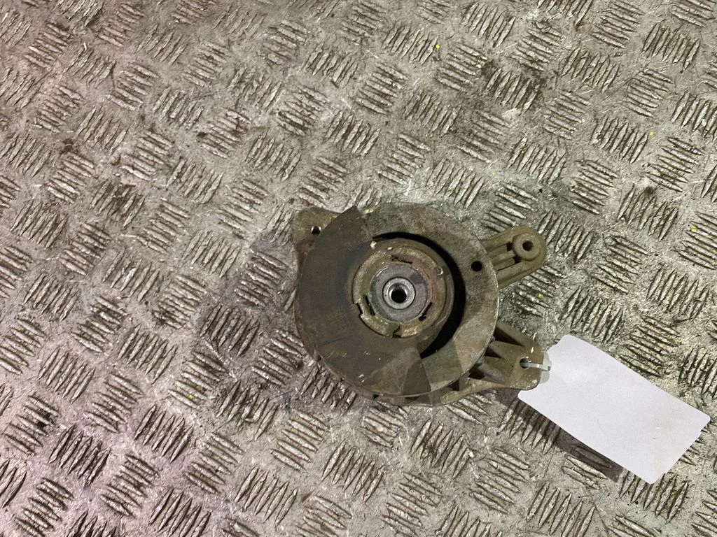 Engine mount bracket A2382400200