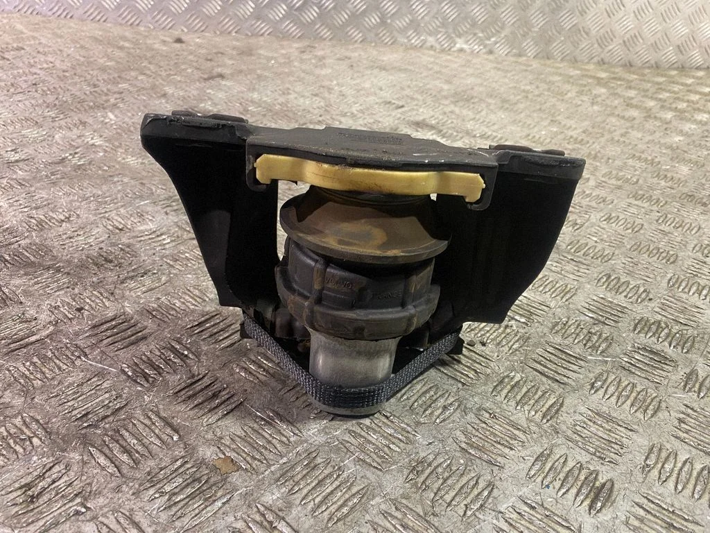 Engine mount bracket – Volvo XC90 (2014-)