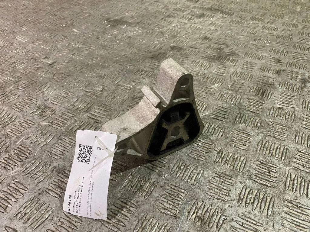 Engine mount bracket A2462400809