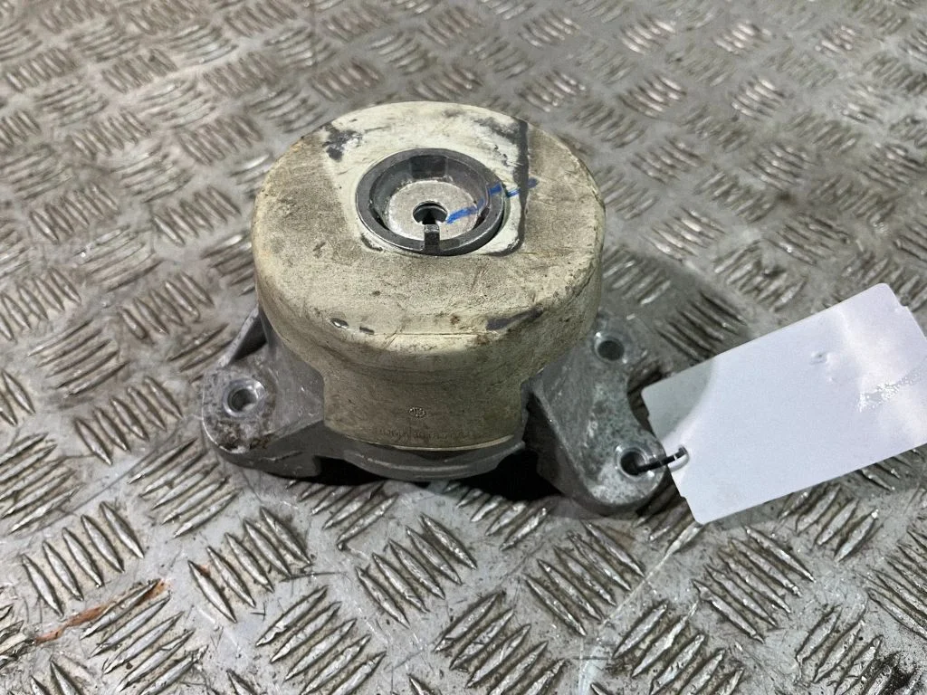 Engine mount bracket A2532400900
